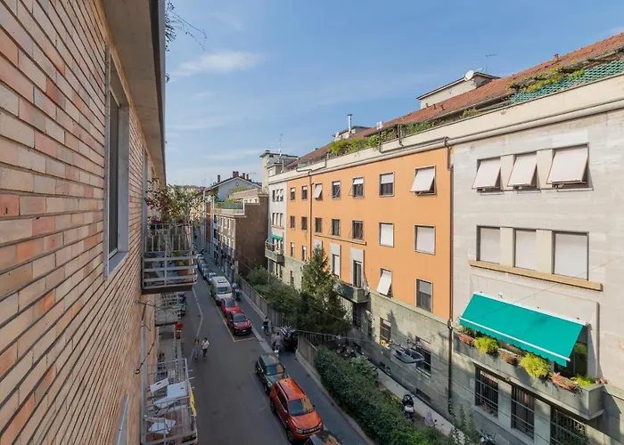 Ihost - Niccolini 21 * Milan