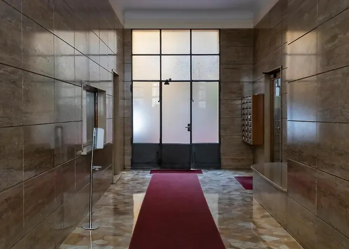 Ihost - Niccolini 21 Milan