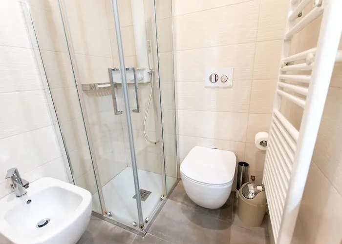 Ihost - Niccolini 21 Milan